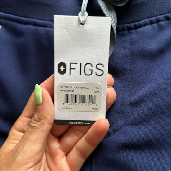 NWT Figs Zamora Jogger scrubs - Picture 4 of 6